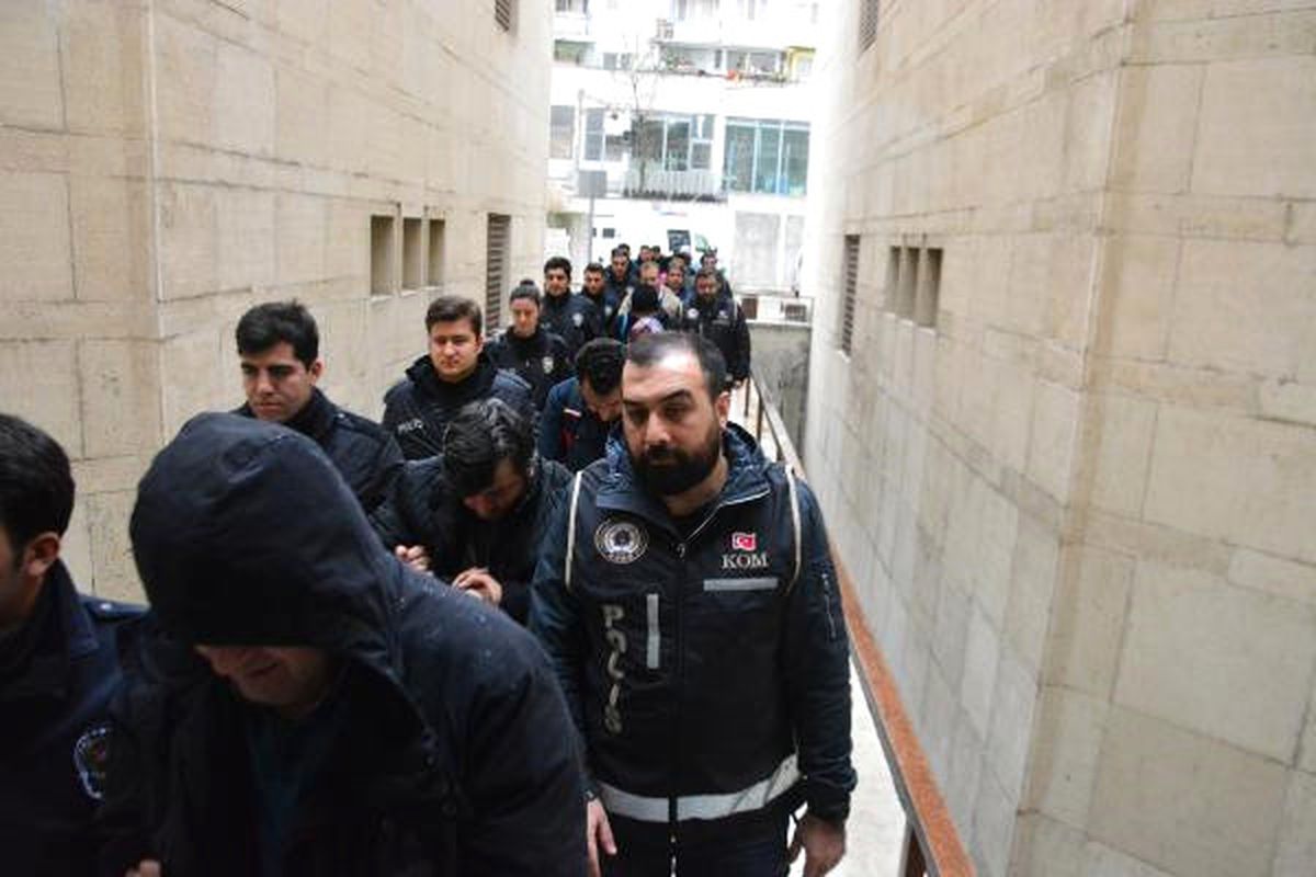 Fetö\'nün Üniversitesine Bağış Yapan 14 İş İnsanı Adliyede