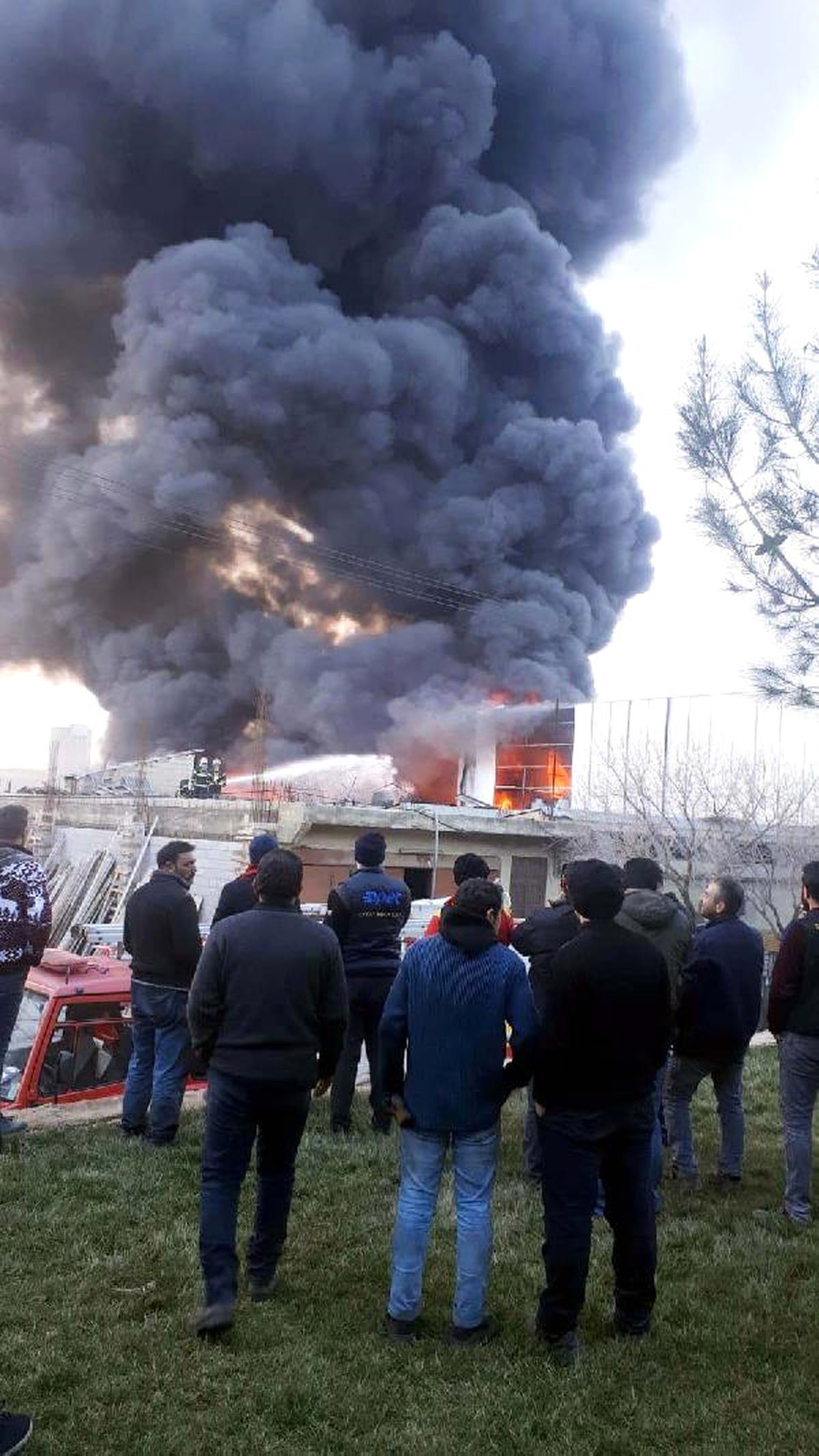 Gaziantep\'te Boya Fabrikasında Yangın (1)