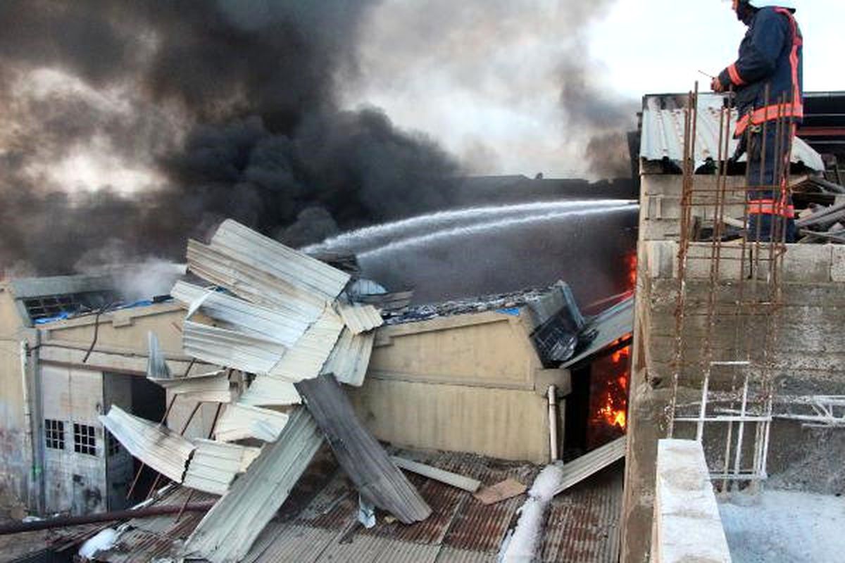 Gaziantep\'te Boya Fabrikasında Yangın (2) - Yeniden
