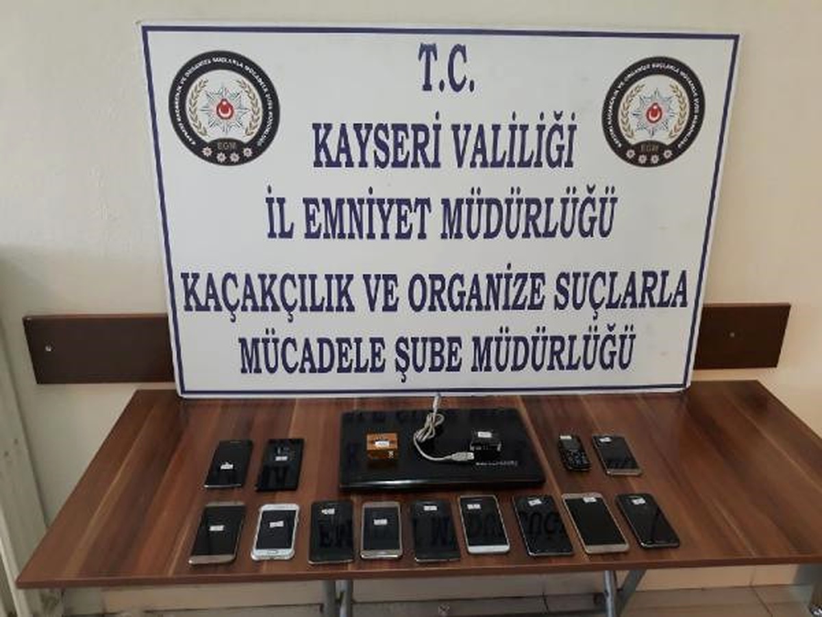 Gümrük Kaçağı Telefon Satan 2 Kişiye Gözaltı