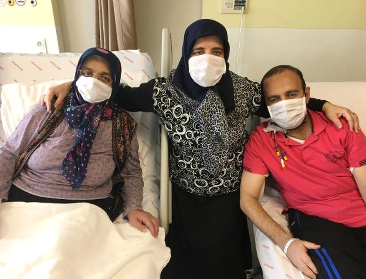 Hayatının En Zor Kararını Verip, Yeğeni Yerine Ablasına Böbreğini Bağışladı