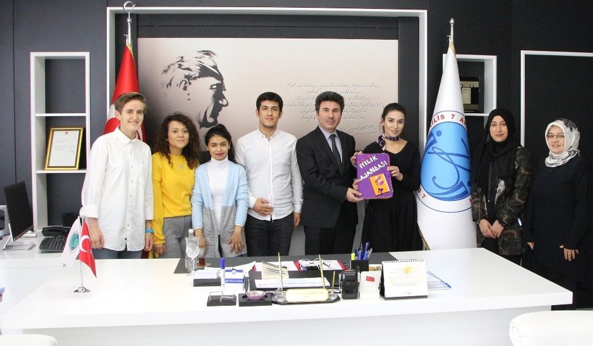İyilik Ajandasını" Rektör Karacoşkun\'a Hediye Ettiler