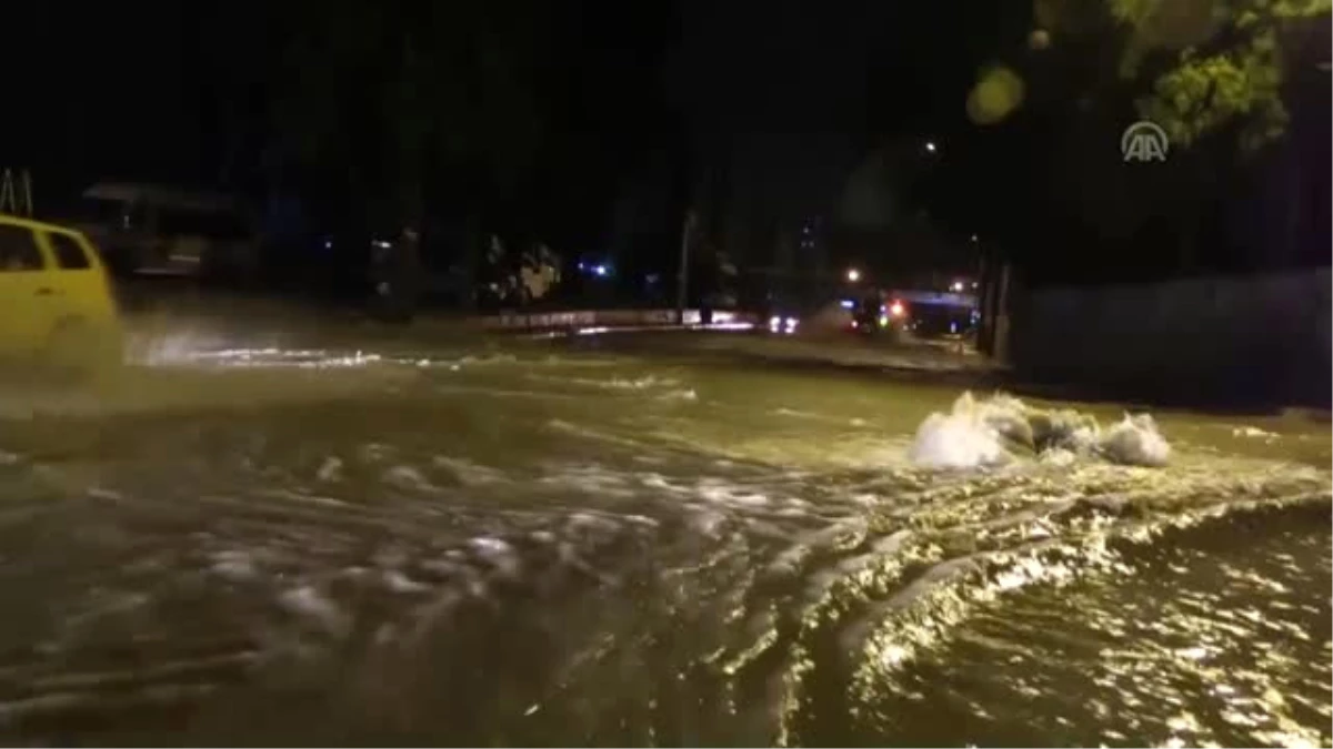 İzmir\'de Şiddetli Yağış