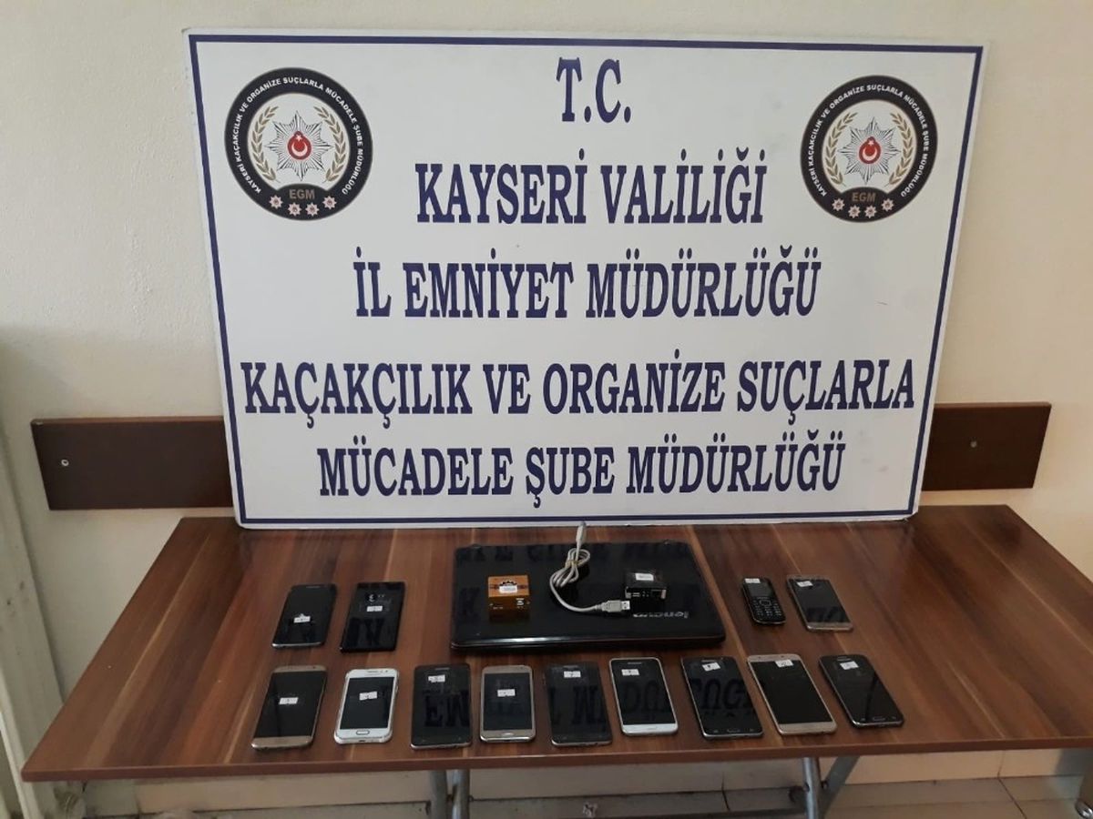 Kaçak Cep Telefonu Operasyonunda İki Kişi Gözaltına Alındı