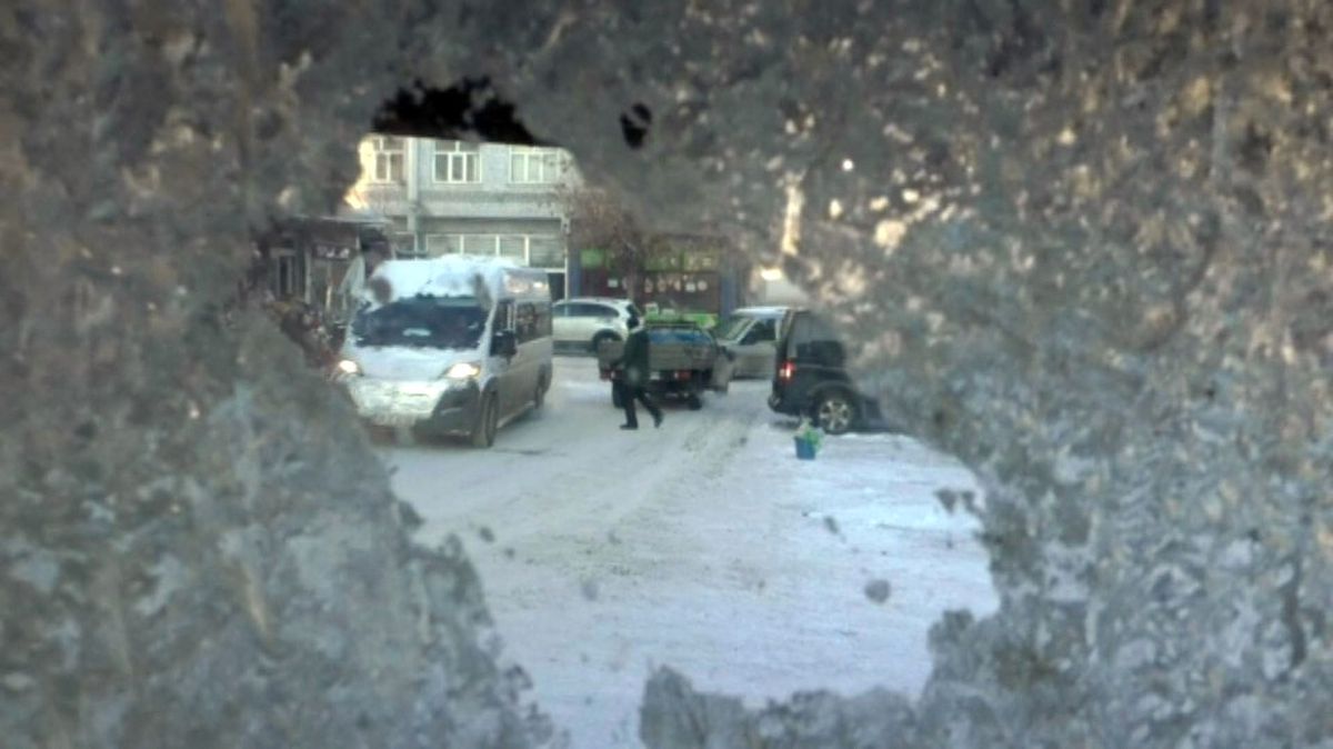 Kars\'ta Termometreler Eksi 28\'i Gördü, Nefesler Bile Dondu
