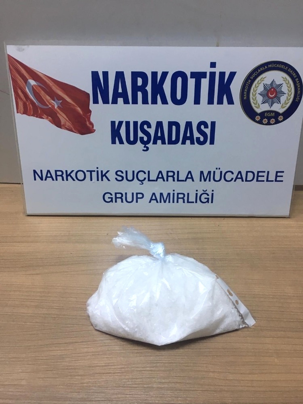 Kuşadası\'nda Polis ile Uyuşturucu Satıcıları Arasında Nefes Kesen Kovalamaca
