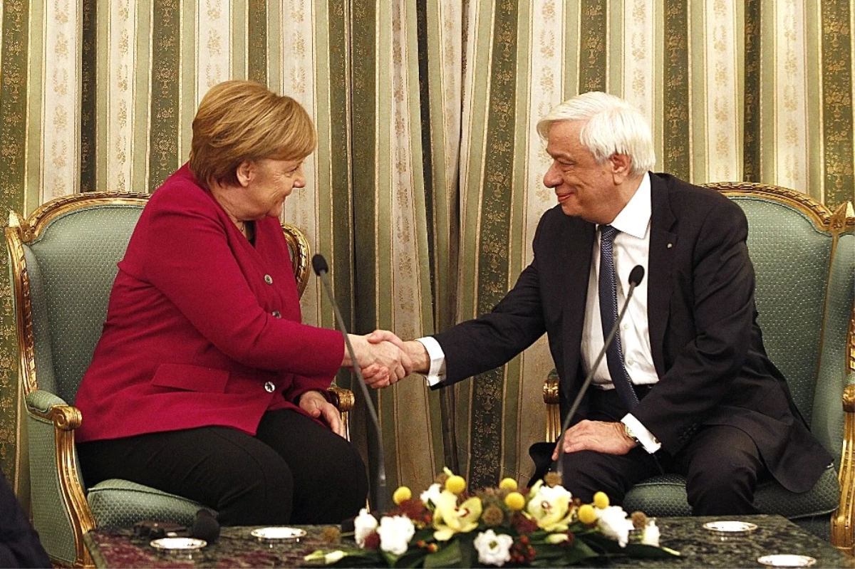 Merkel, Yunan Cumhurbaşkanı Pavlopulos\'la Görüştü