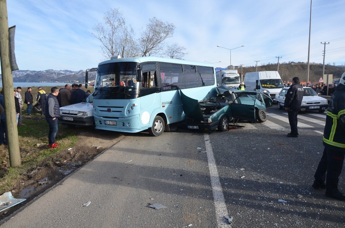 Ordu\'da Zincirleme Trafik Kazası: 2 Ölü