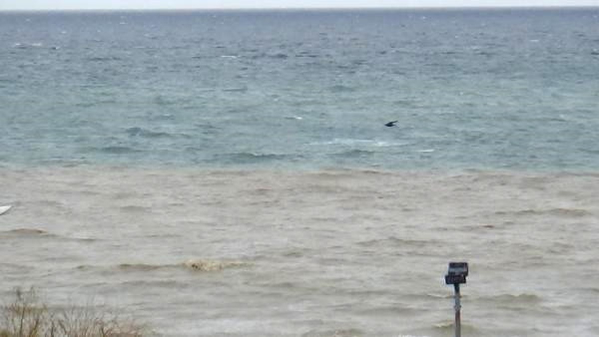 Silivri\'de Deniz Kahverengi Oldu, Balıkçı Tekneleri Zarar Gördü