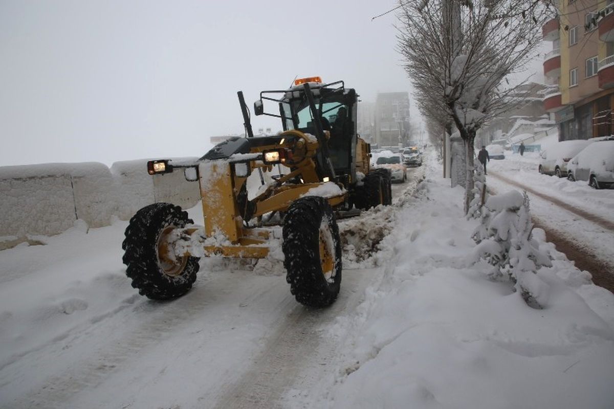 Şırnak\'ta Kar Temizleme Çalışmaları Devam Ediyor