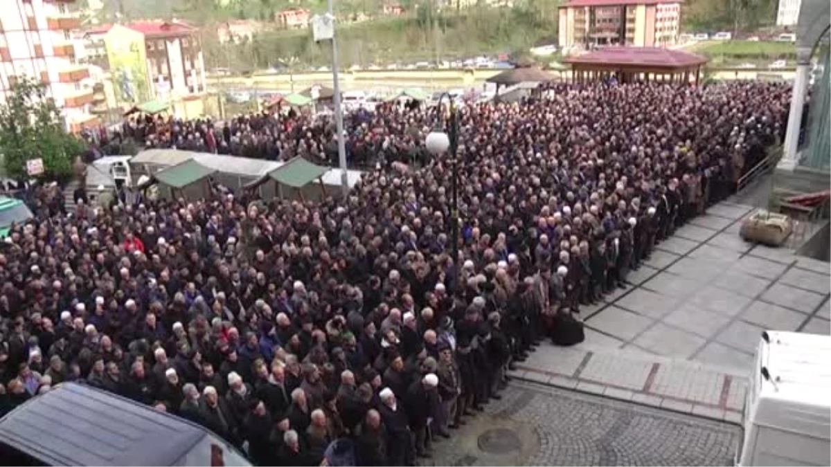 Soylu, Cumhurbaşkanı Başdanışmanı Minder\'in Annesinin Cenaze Törenine Katıldı (2)