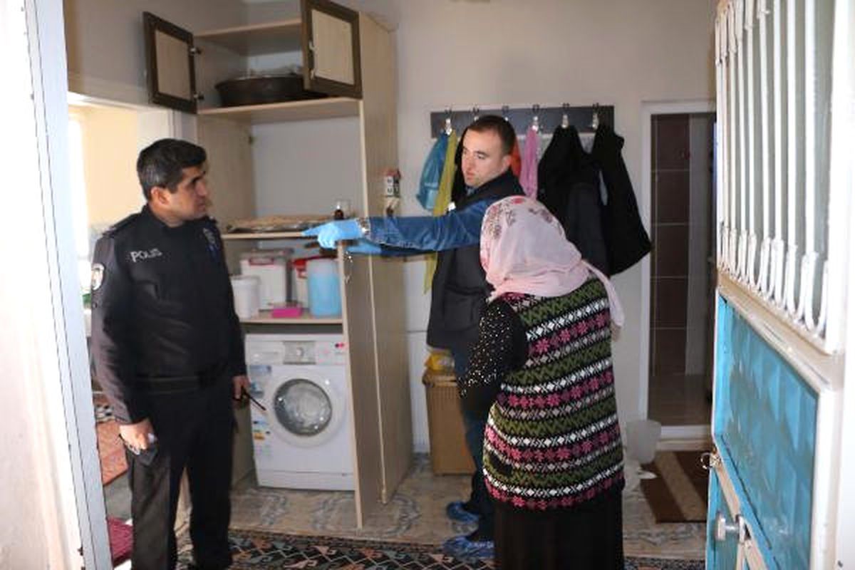 Tartıştığı Babasını Tabancayla Bacağından Vurdu