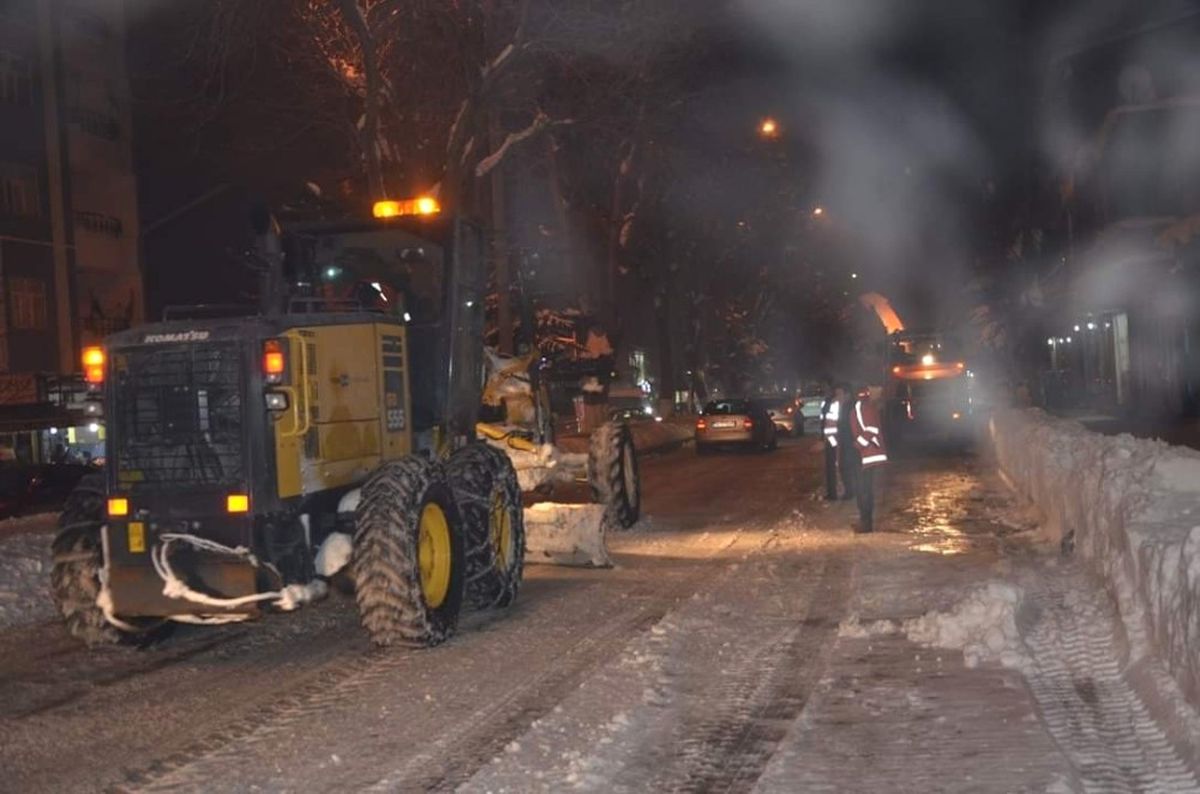 Tatvan\'da Kar Temizleme Çalışması