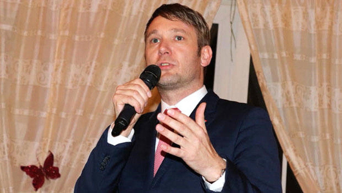 Türk Düşmanı Poggenburg Yeni Parti Kurdu