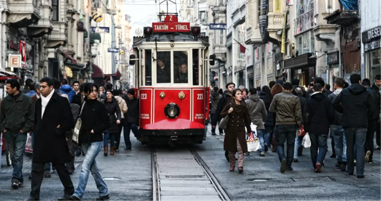 "Türkiye\'nin En Büyük Sorunu Nedir" Sorusuna Türkiye\'nin Yüzde 46\'sı "Ekonomi" Cevabını Verdi