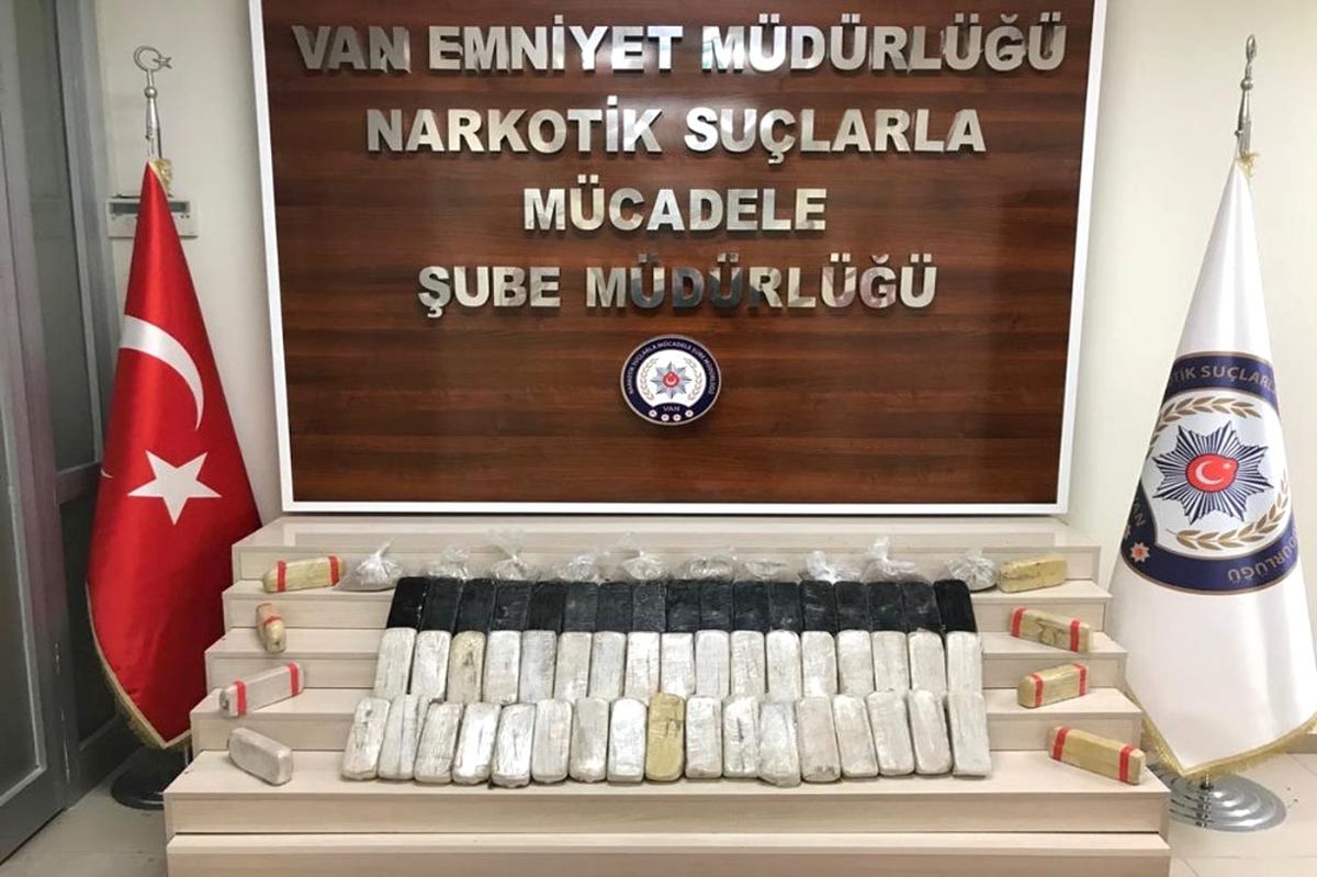 Van\'da 35 Kilo 320 Gram Eroin Ele Geçirildi