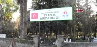 Adana'da Mezarlıkta Onlarca Mezar Taşı Kırıldı