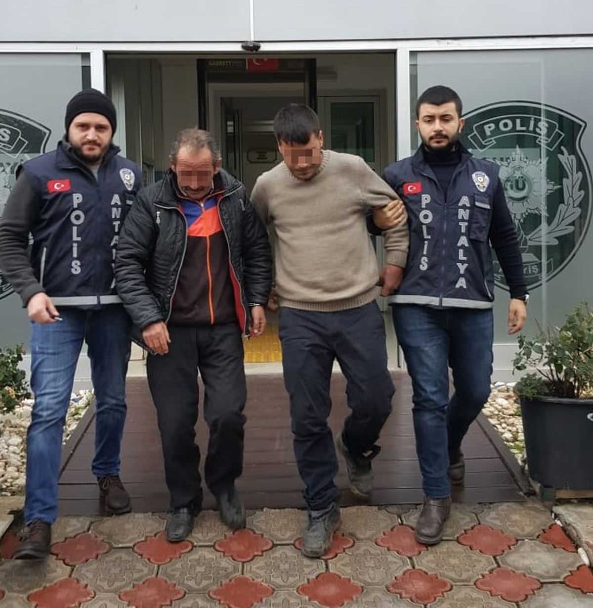 Akü Hırsızları Kaçamadı