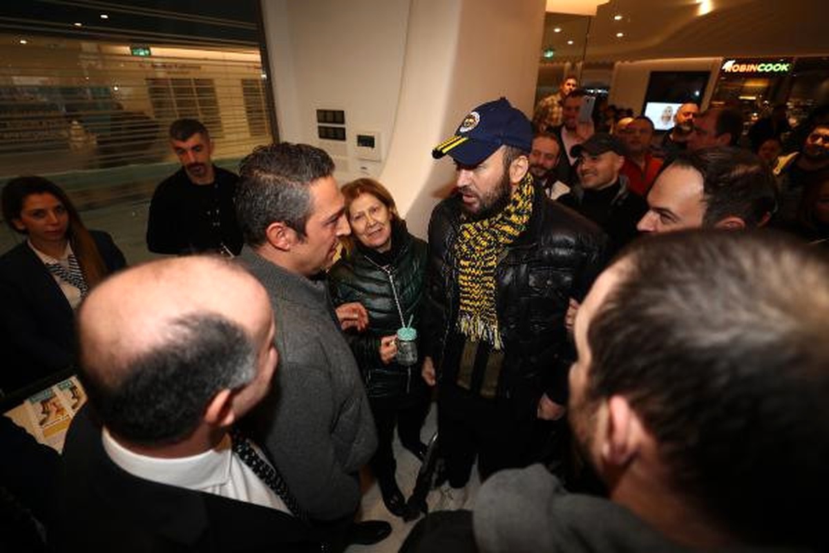 Ali Koç\'tan Fenerbahçeli Taraftara Ziyaret