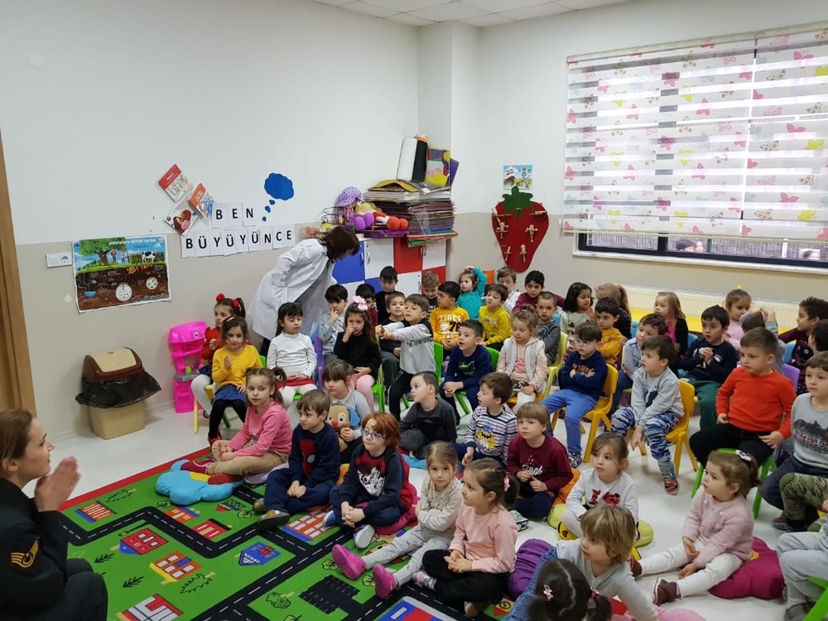 Anaokulu Öğrencilerine Jandarma Tanıtıldı