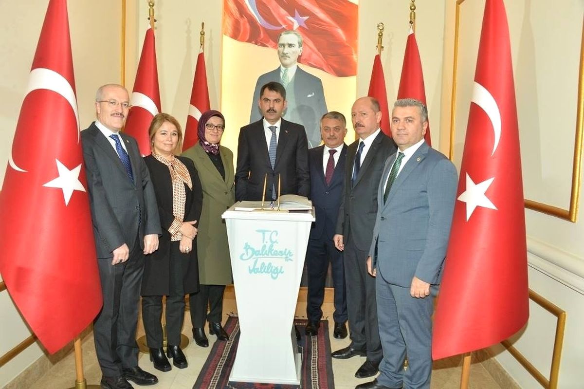 Bakan Kurum, Balıkesir\'de