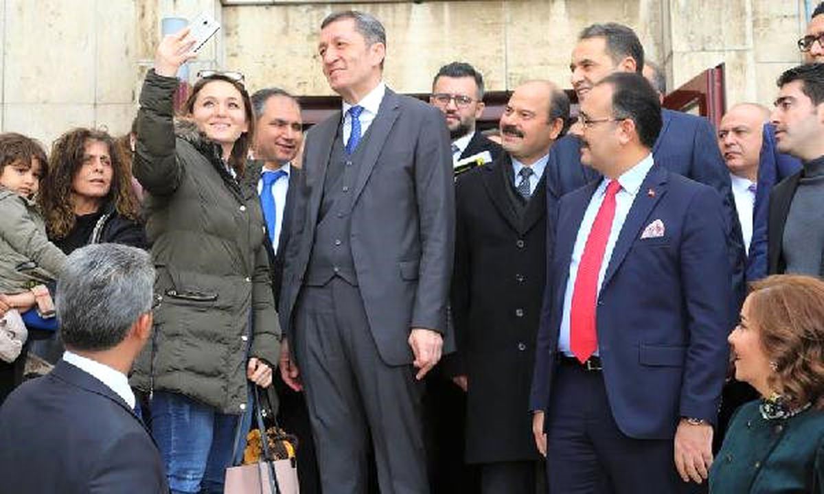 Bakan Selçuk Uşak\'ta Toplantıya Katıldı