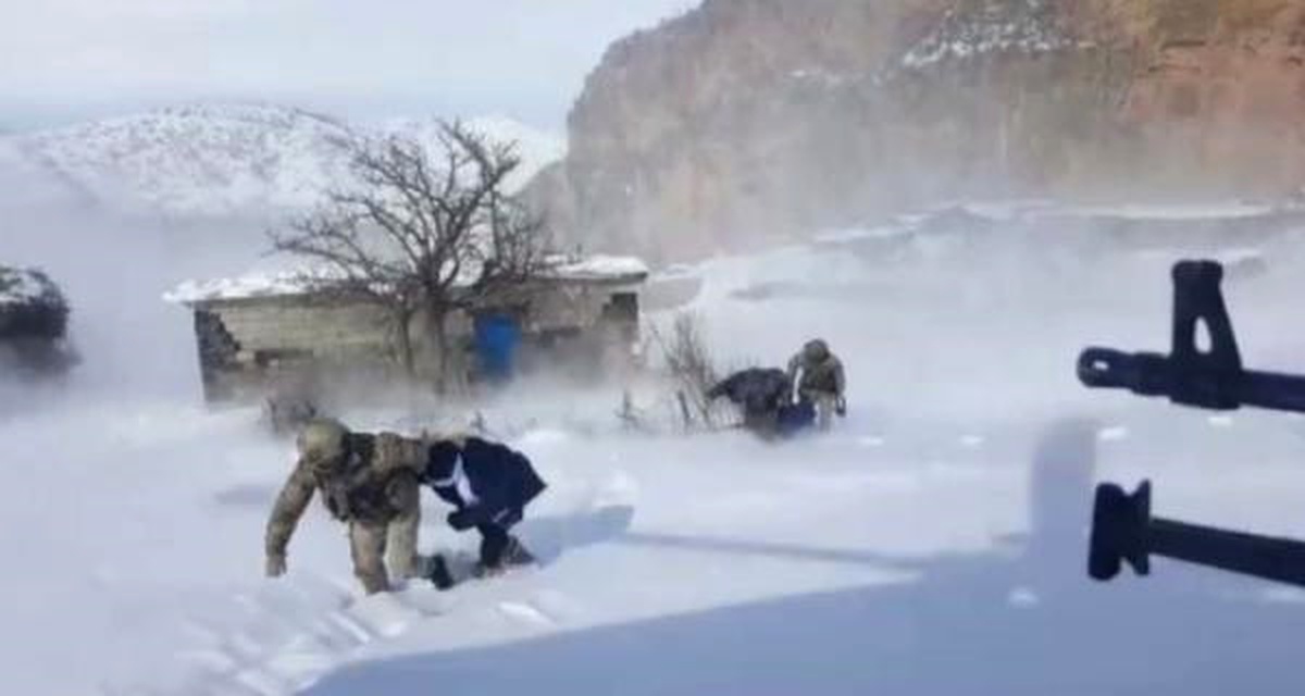 Beytüşşebap\'ta, Hasta Kadın İçin Askeri Helikopter Havalandı