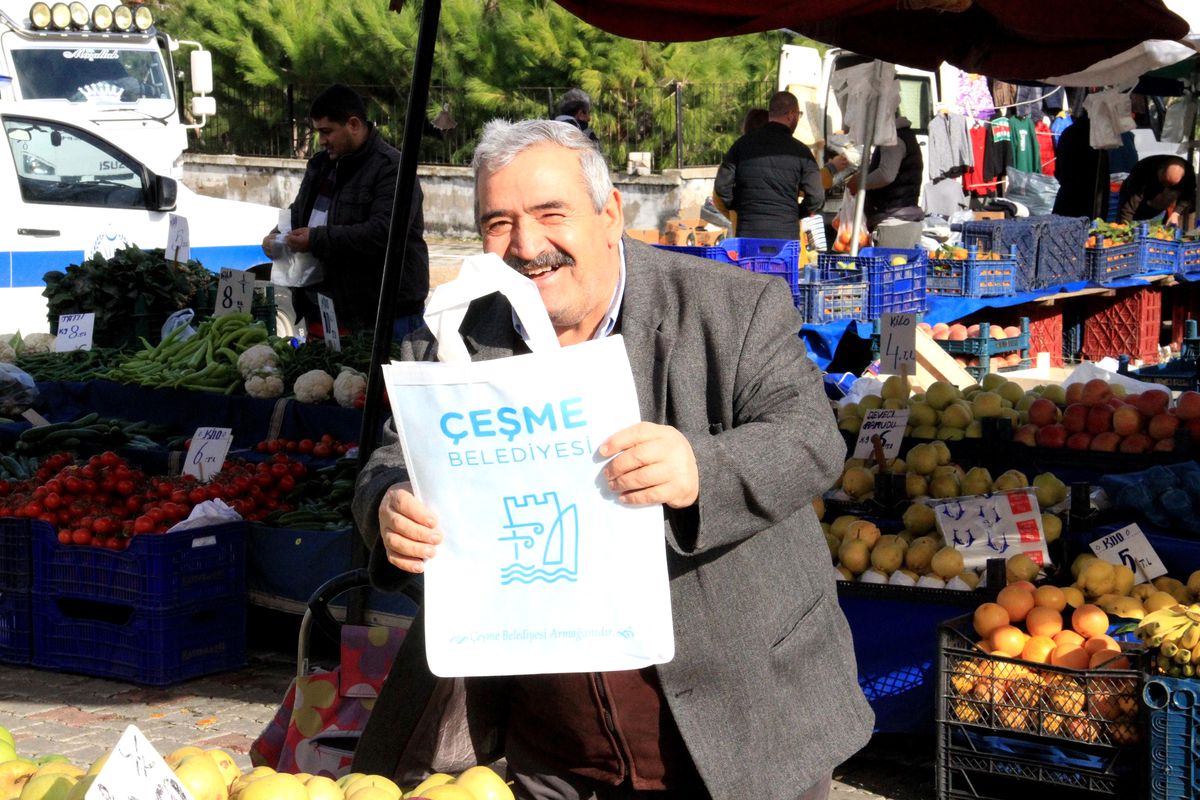 Çeşme Belediyesi\'nden Bez Alışveriş Torbası