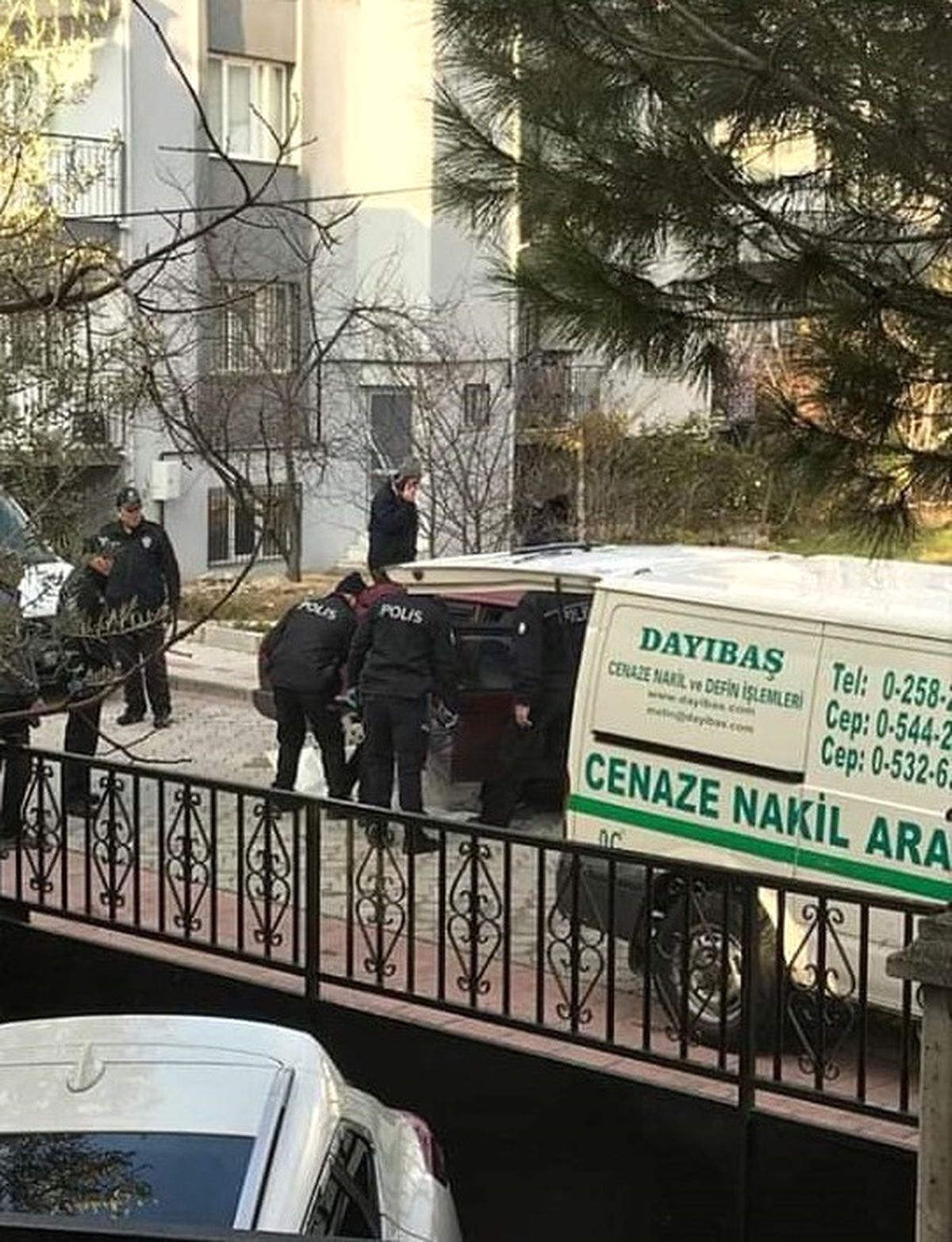 Denizli\'de Otomobilde Erkek Cesedi Bulundu