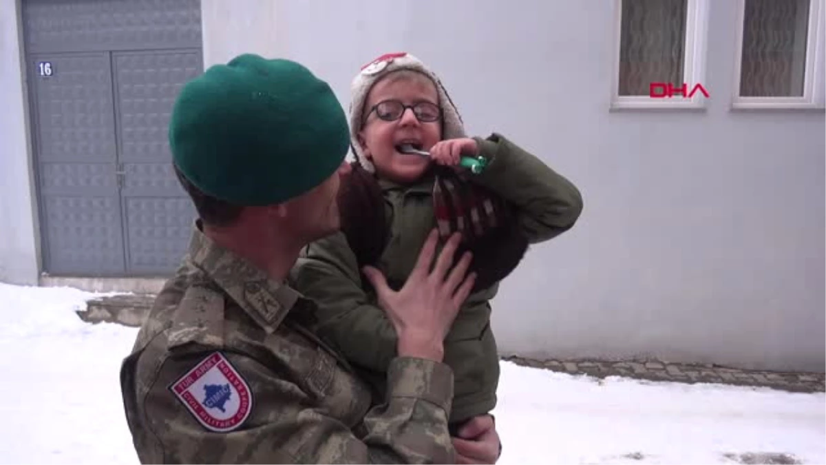 Dha Dış - Türk Askeri, Kosova\'da İhtiyaç Sahiplerinin Yüzünü Güldürdü