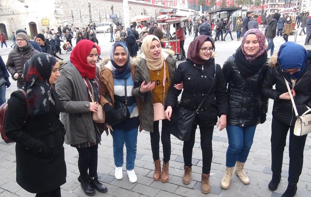 Filistinli Turistler Önce Halay Sonra Fotoğraf Çektiler