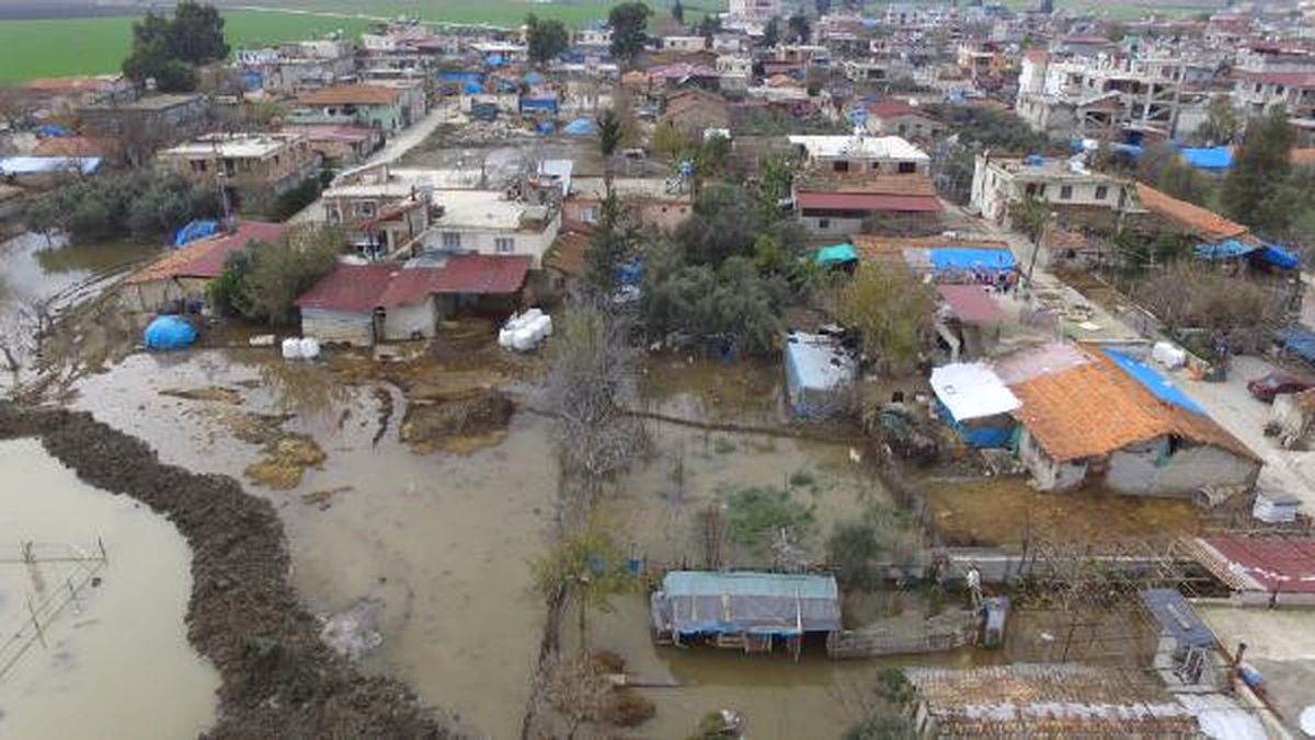 Hatay\'da Baraj Kapakları Açıldı, Mahalle Sular Altında Kaldı