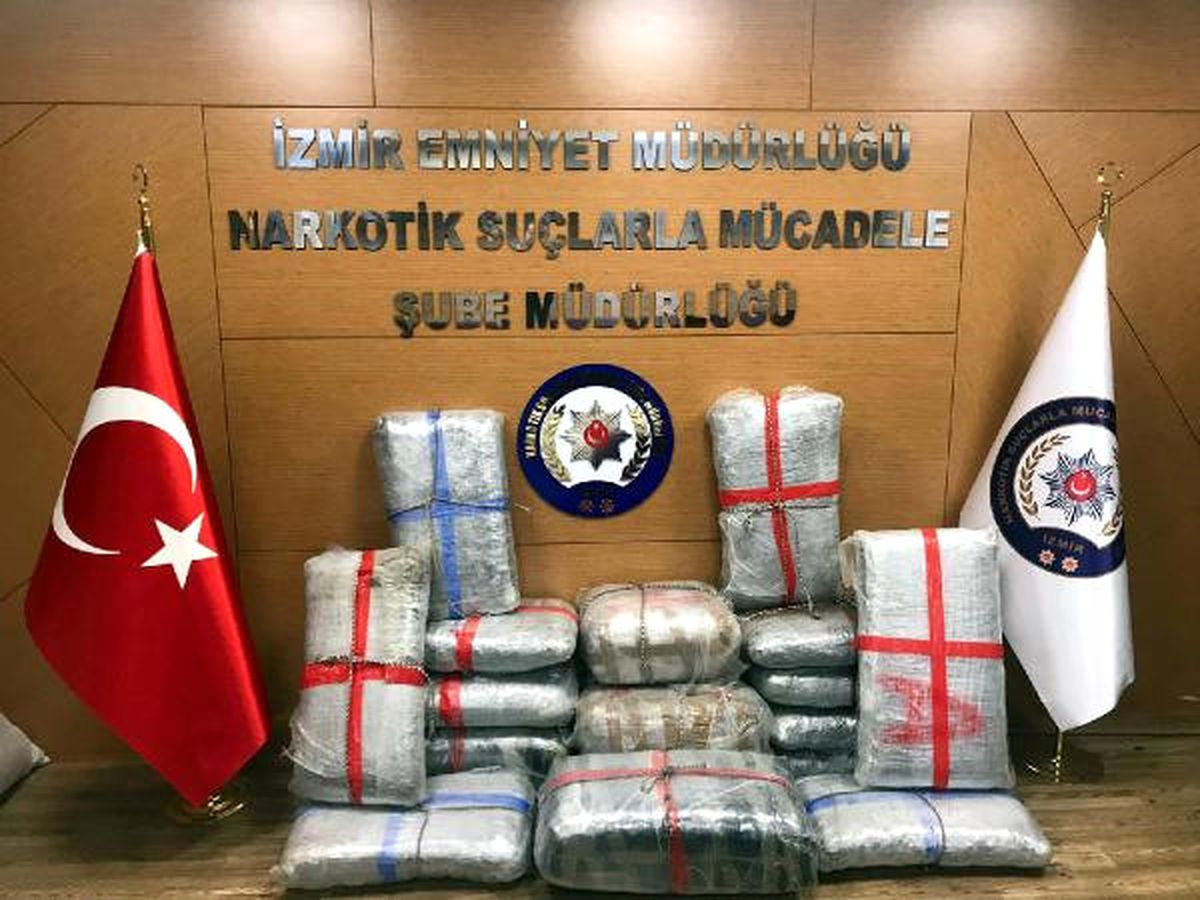 İzmir\'de 200 Kilogram Daha Skunk Ele Geçirildi