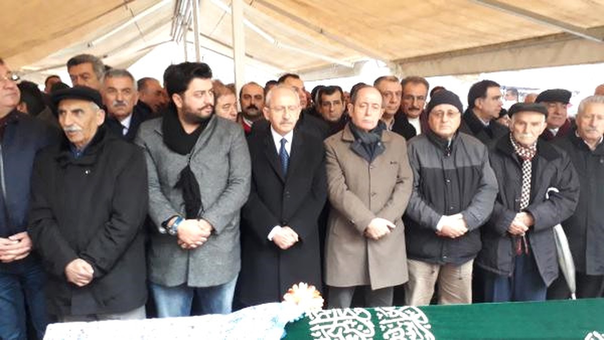 Kılıçdaroğlu\'nun Yengesi Belgüzar Gündüz Son Yolculuğuna Uğurlandı