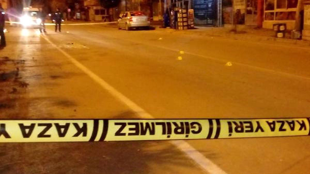 Kozan\'da, Silahlı Kavgada 3 Kişi Yaralandı