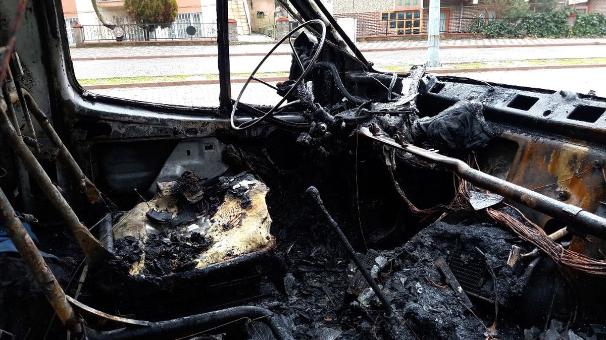 Manisa\'da Midibüs Alev Alev Yandı