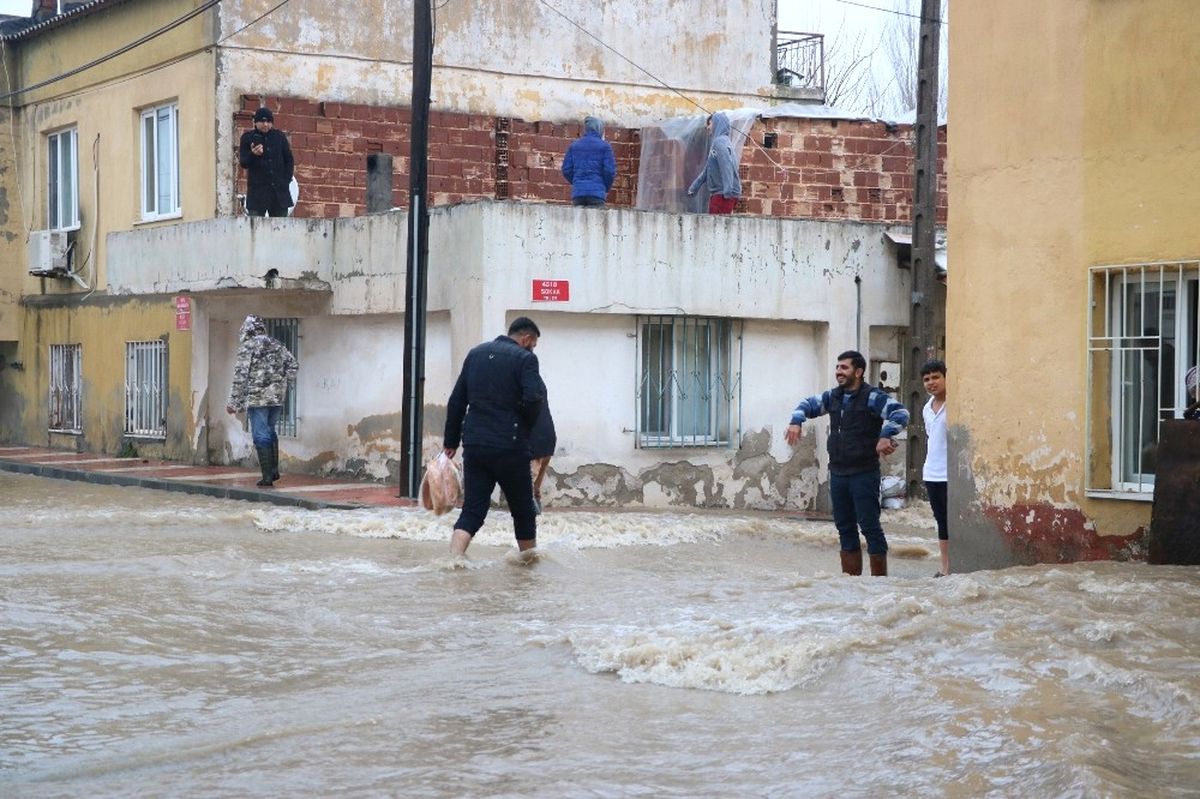 Manisa\'yı Sel Aldı
