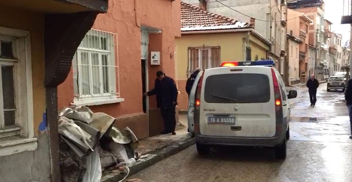 Muhtara Tokat Atıp Kaçtılar