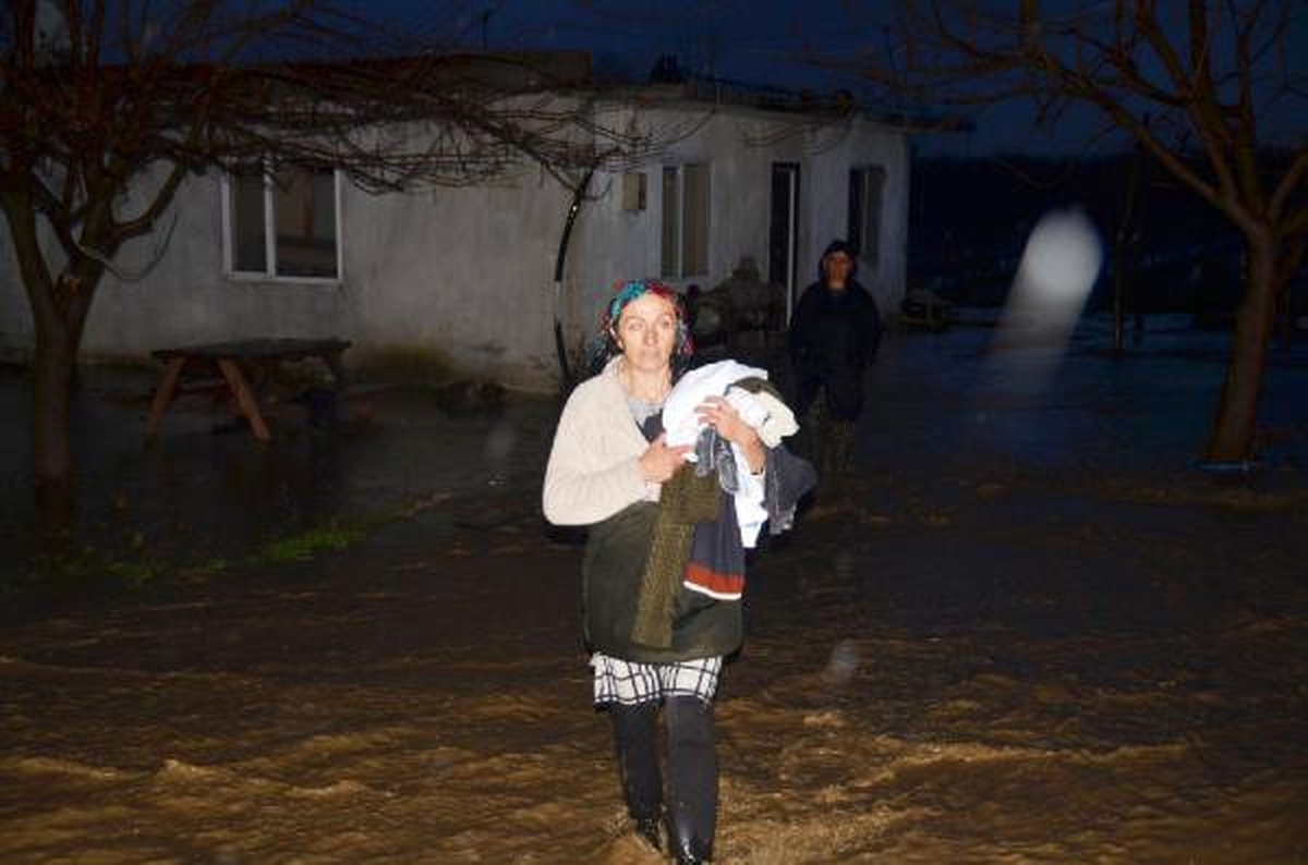 Nif Çayı Taştı, 6 Koyun Telef Oldu