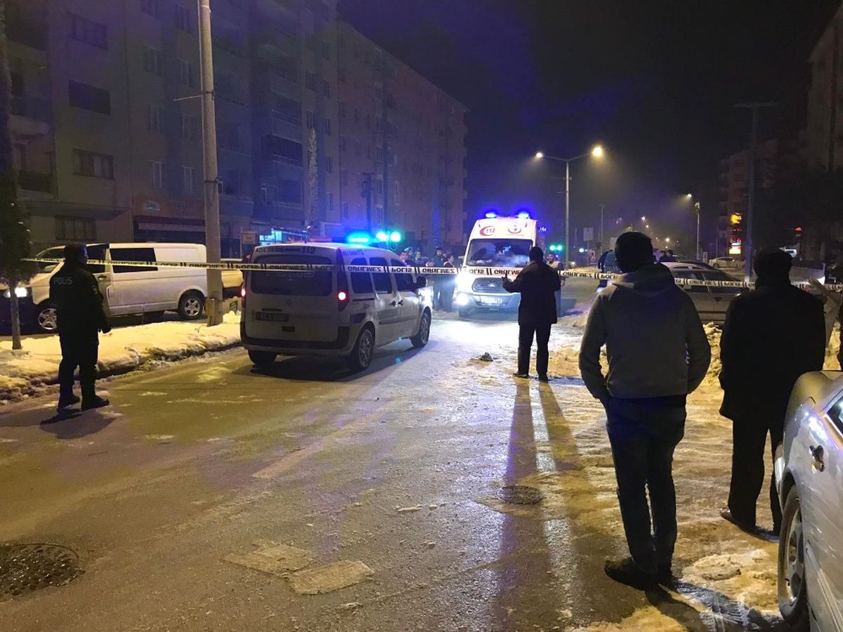 Öz Kardeşini Sokak Ortasında Pompalı Tüfekle Yaraladı