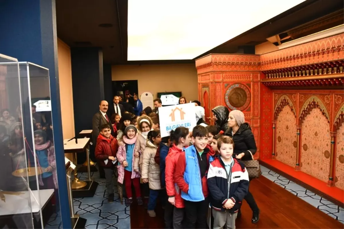 Prof. Dr. Fuat Sezgin Kabri Başında Anıldı