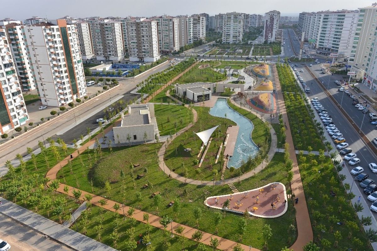 Refüj ve Kavşaklara 7 Milyon 500 Bin Çiçek Dikildi