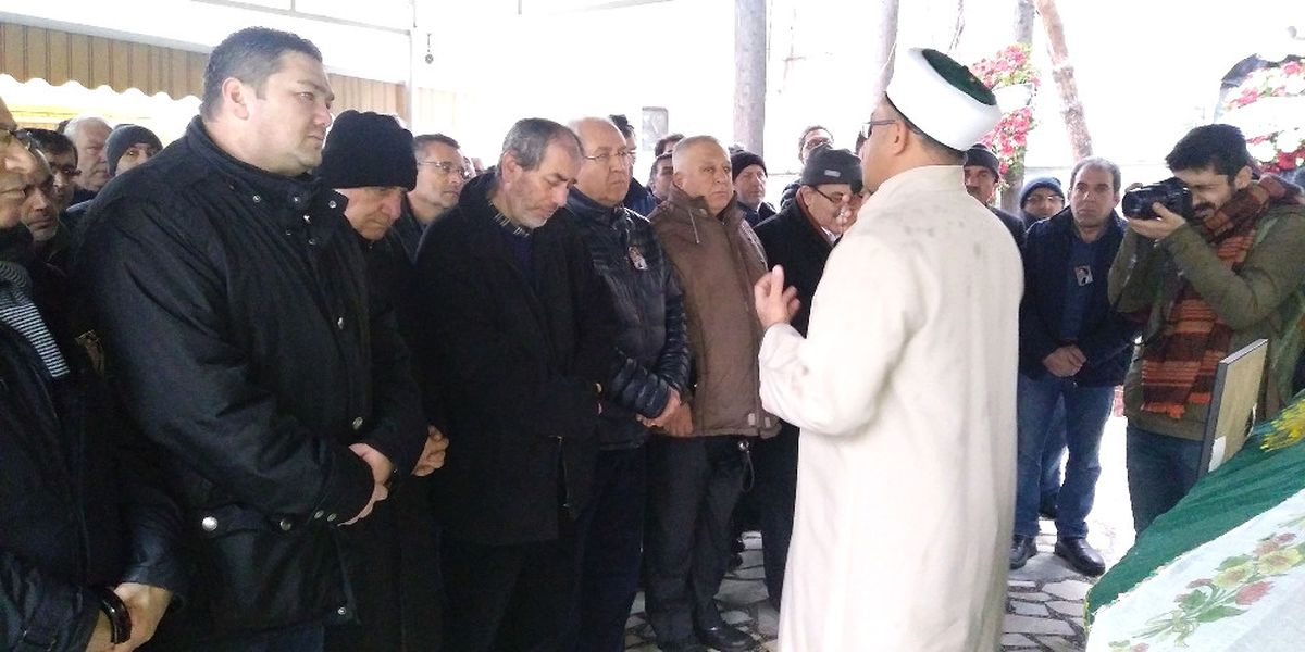 Ukrayna\'da Öldürülen Zeynep İzmir\'de Defnedildi