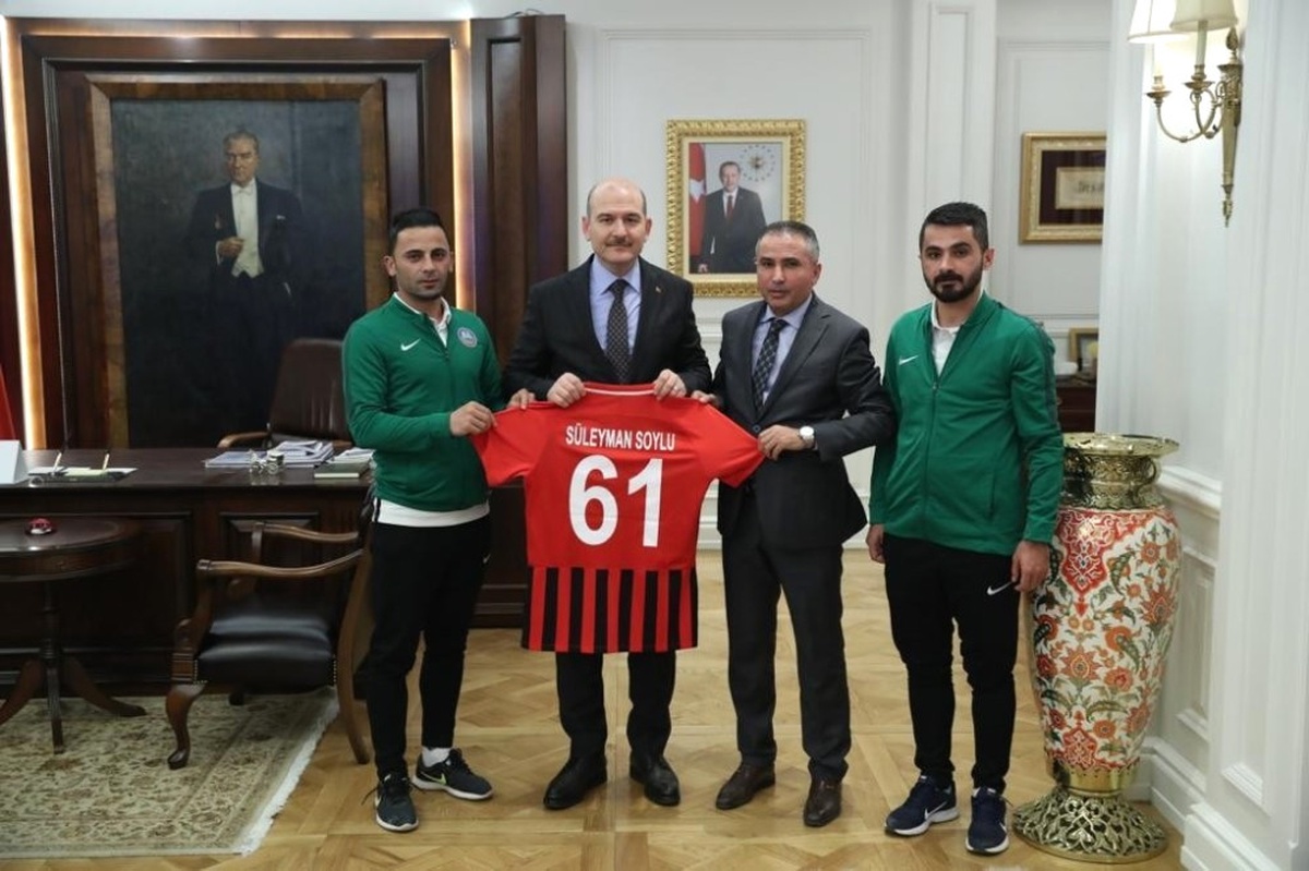 Yüksekova Belediyespordan Bakanlara Ziyaret