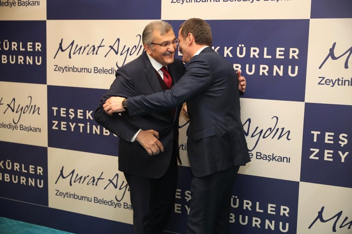 Zeytinburnu Belediye Başkanı Murat Aydın\'a "Veda Yemeği"