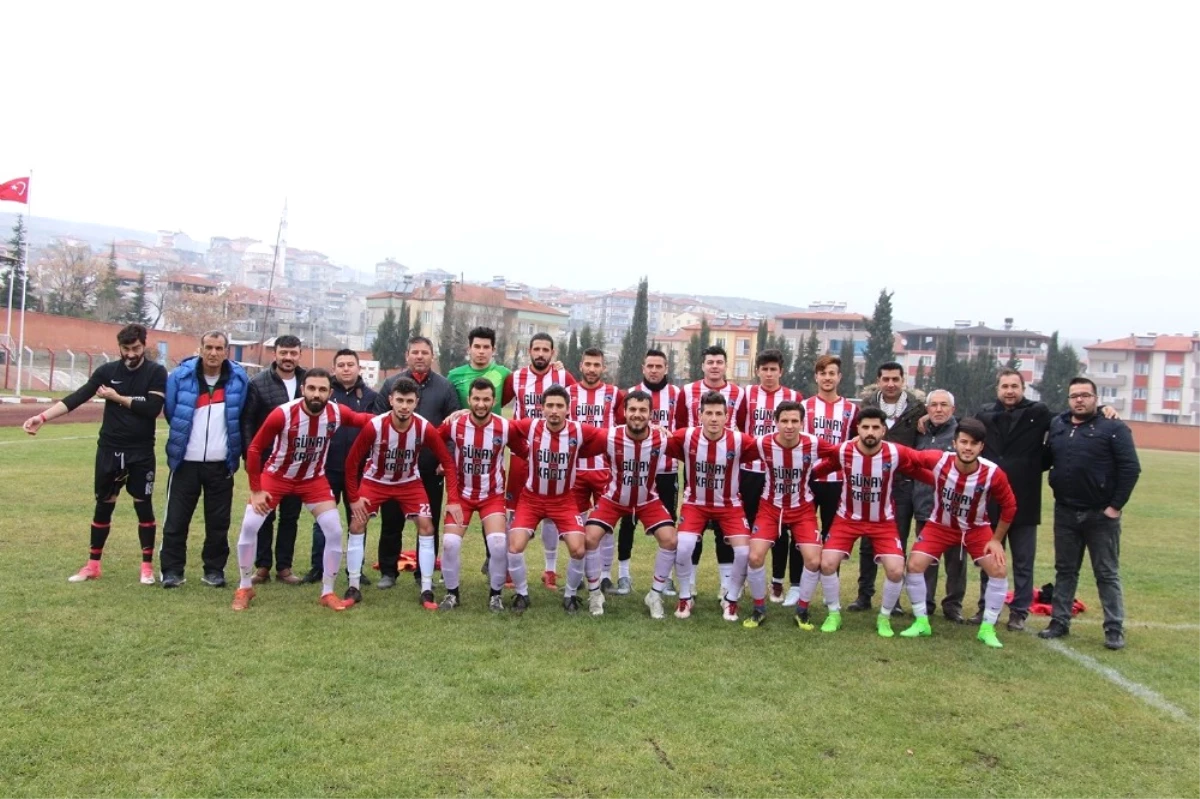 10 Kişi Kalan Kulaspor, Salihli Poyrazspor\'a Gol Yağdırdı
