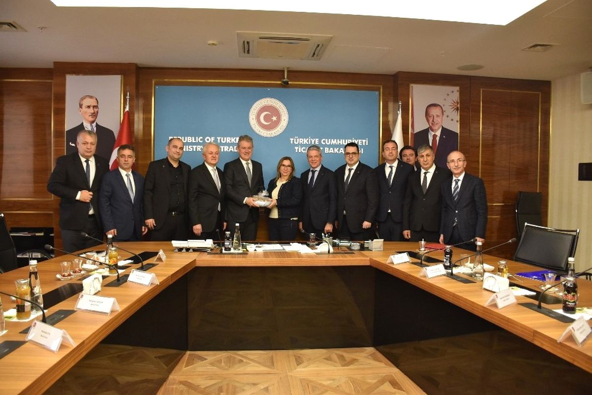 Bakan Pekcan İzto Heyetini Ağırladı