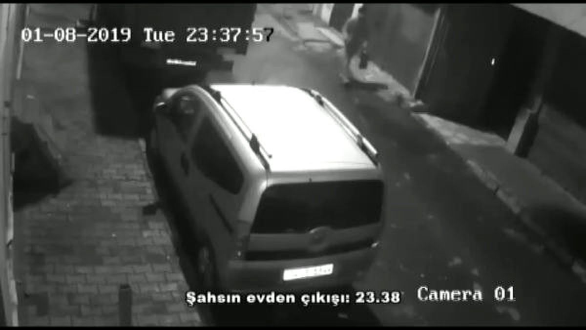 Beyoğlu\'nda İş Yerinin Önüne Bırakılan Bombanın Şüphelisi Yakalandı