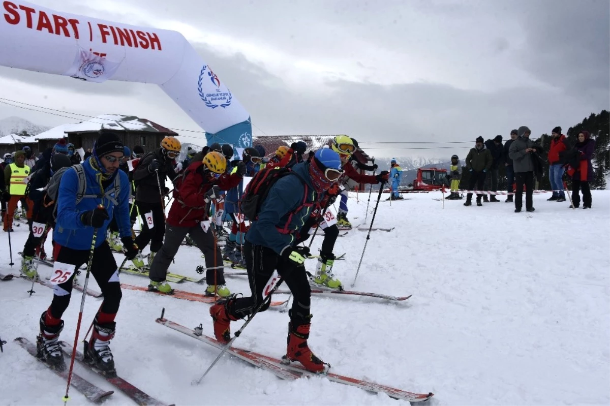 Dağ Kayağı Türkiye Şampiyonası Zigana Dağı\'nda Başladı