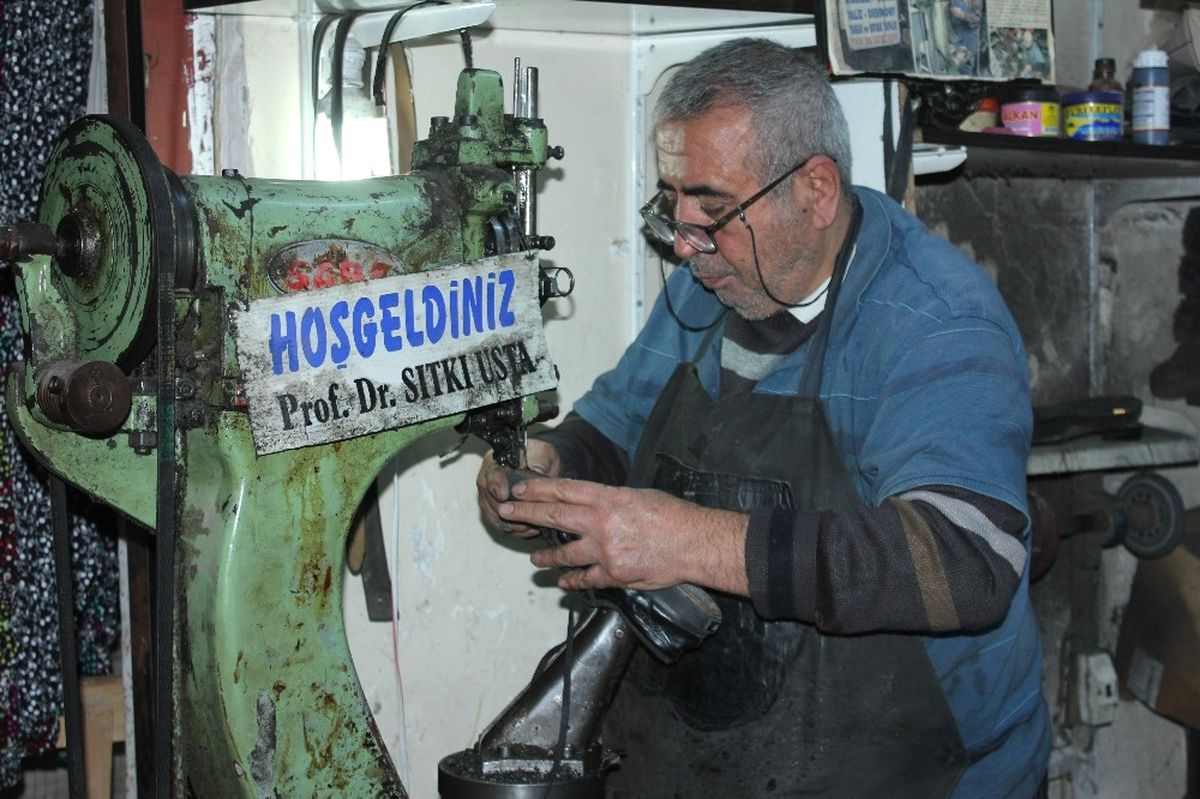 Hatay\'ın Ayakkabı Profesörü Sıtkı Usta